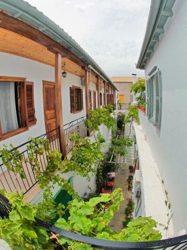 Hostal Glaros Guesthouse