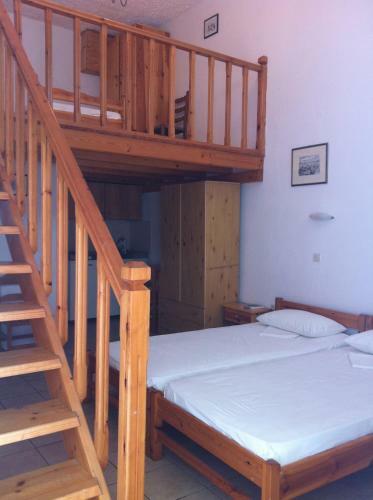 Hostal Glaros Guesthouse