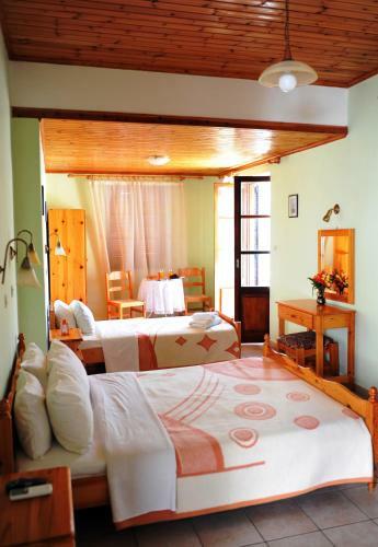 Hostal Glaros Guesthouse