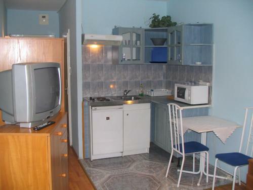 Mary-ann Non-stop Apartments