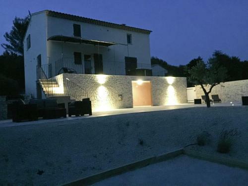Luxurious Villa In Luberon With Private Swimming Pool