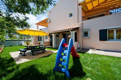 Anna Apartments