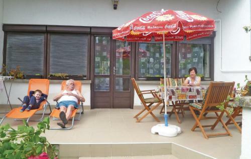 Holiday Home Kiss Ern� Utca-zam�rdi