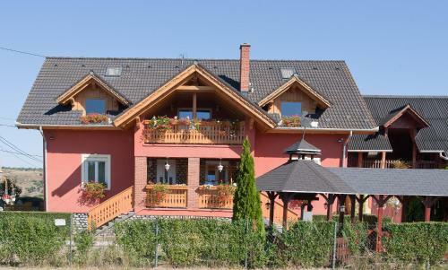 Hostal H�cza Vend�gh�z