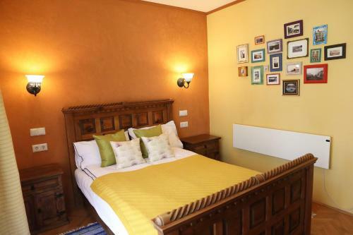 Hostal Corona Villa