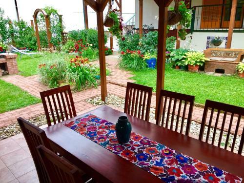 Hostal Corona Villa