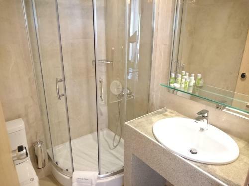 Hostal Artemis Plaza