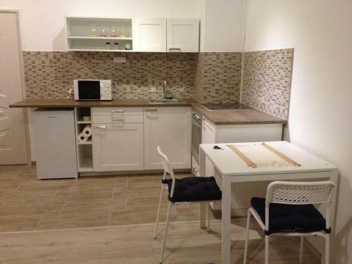 D�zsa Apartman