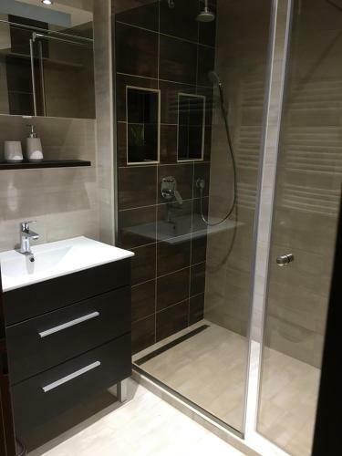 N�meth Apartman S�rv�r