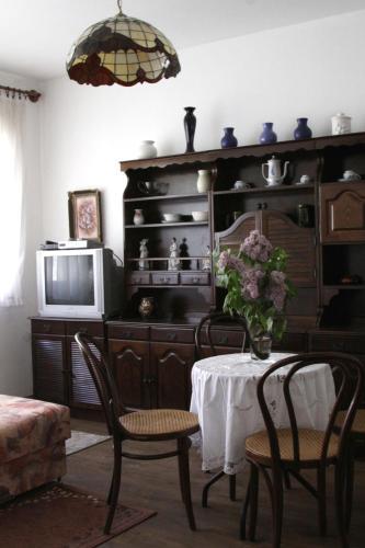 Orosz Apartmanh�z Gyula