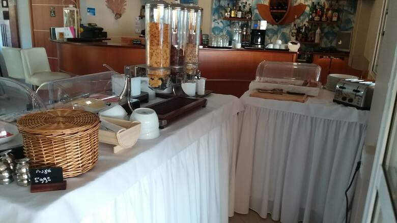 Aparthotel Anemona Beach Hotel