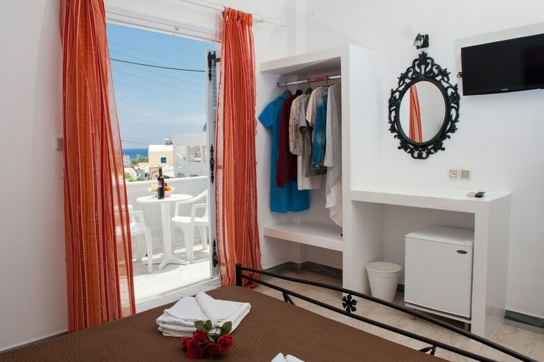 Hostal Join Us Low Cost Rooms