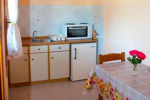 Hostal Chrysanthy Apartments
