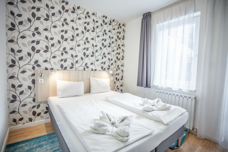 Maple Tree Budget Apartments