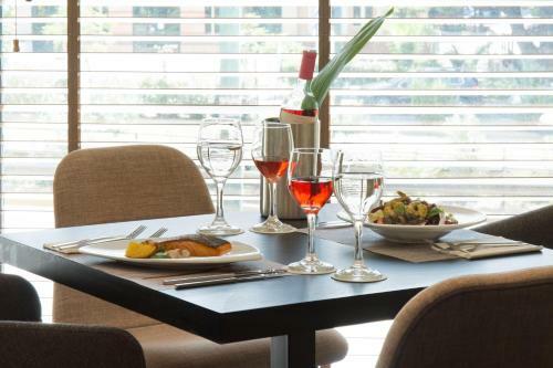 Athens Avenue Hotel