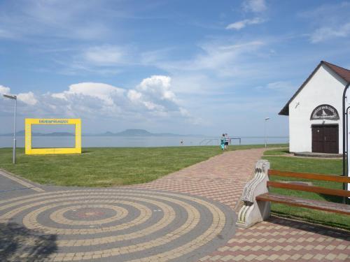 Apartamento Holiday Home In Balatonmariaf�rdo 19322