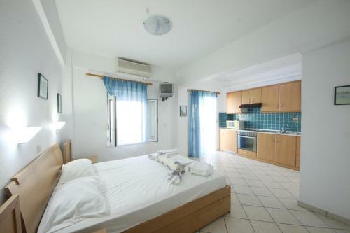Eirini Plomariou Apartments