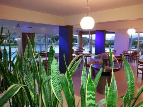 Zoes Hotel