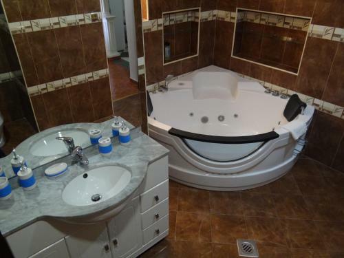 Hostal Fortuna Hotel And Restaurant