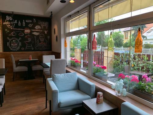 Hostal Fortuna Hotel And Restaurant
