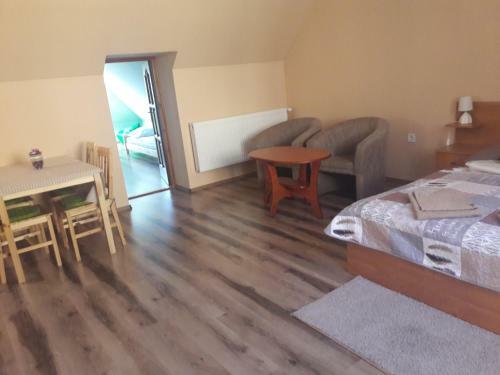 Apartamento Di�fa Vend�gh�z