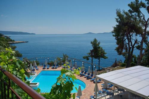 Paradise Hotel