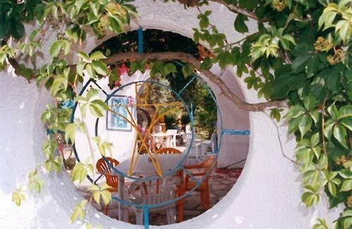 Manos Apartments