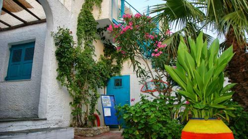 Manos Apartments