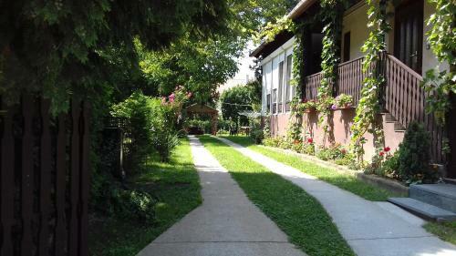 Holiday Apartmanh�z