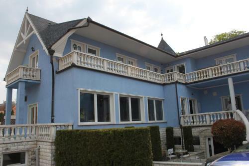 Hostal Blue Villa Appartement House