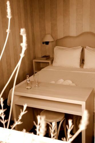 Hostal La Maison Kalogera