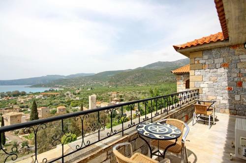 Vardia Hotel