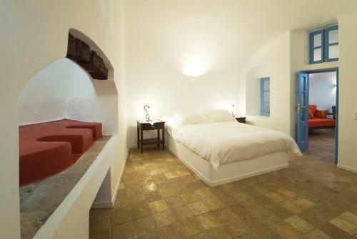 Aparthotel Pantelia Suites