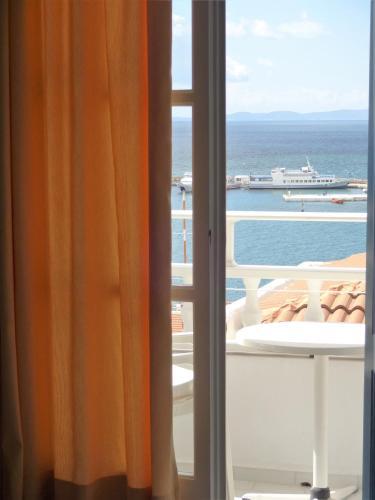 Remezzo Hotel & Studios
