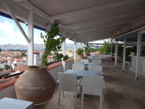Remezzo Hotel & Studios