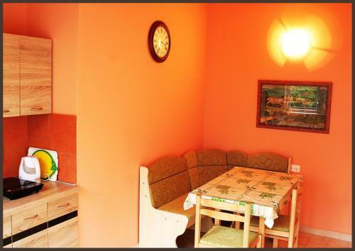 Hostal White Quiet Apartment