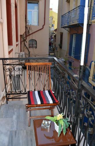 Hostal Enetiko Rooms