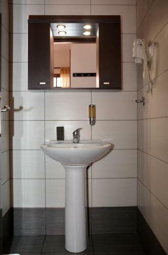 Hostal Enetiko Rooms