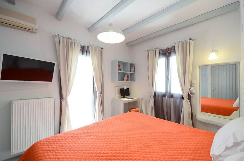 Santa Katerina Apartments & Studios