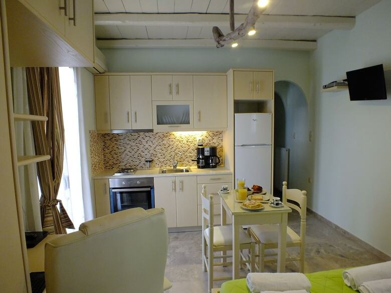 Santa Katerina Apartments & Studios