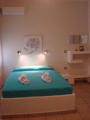 Smaragdi Studios And Rooms