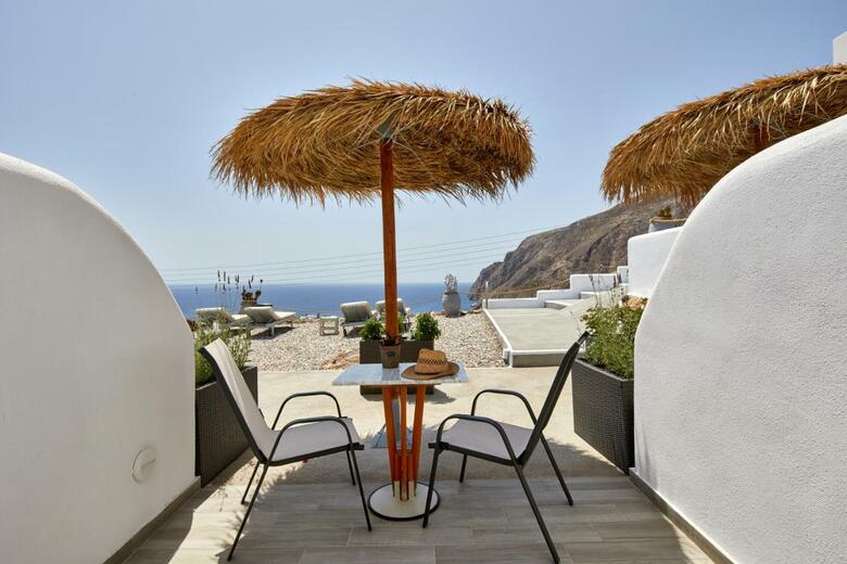 Hostal Acropole Sunrise