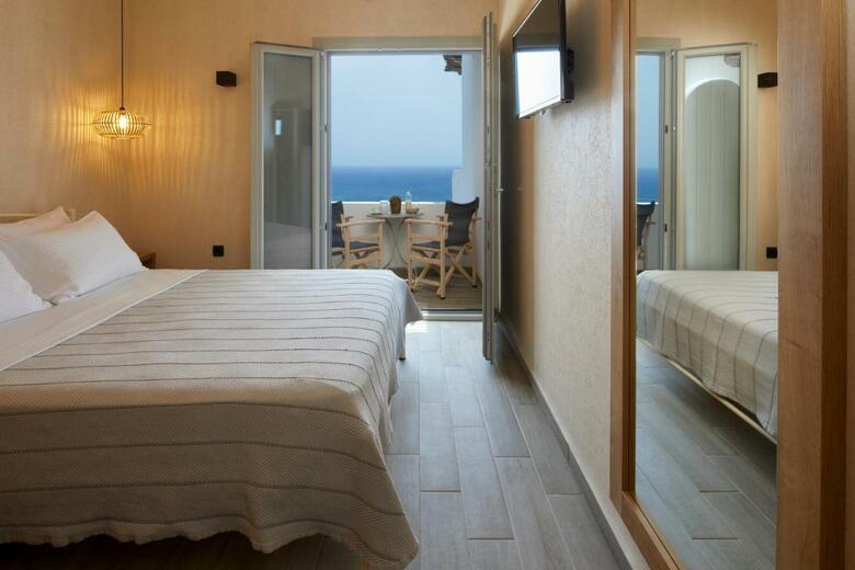Hostal Acropole Sunrise
