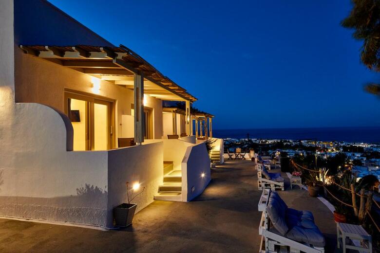 Hostal Acropole Sunrise