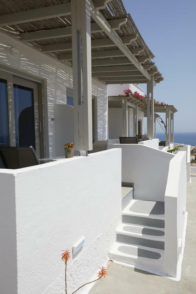Hostal Acropole Sunrise