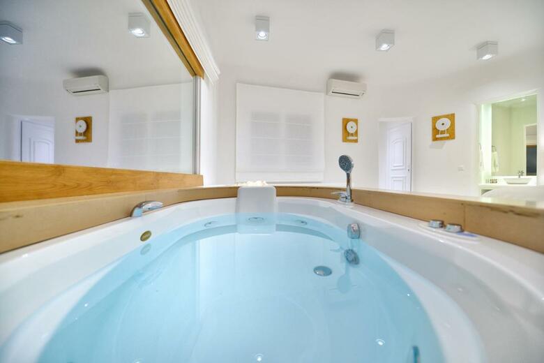 Saint John Hotel Villas & Spa
