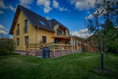 Apartamento Fenyves Vend�gh�z