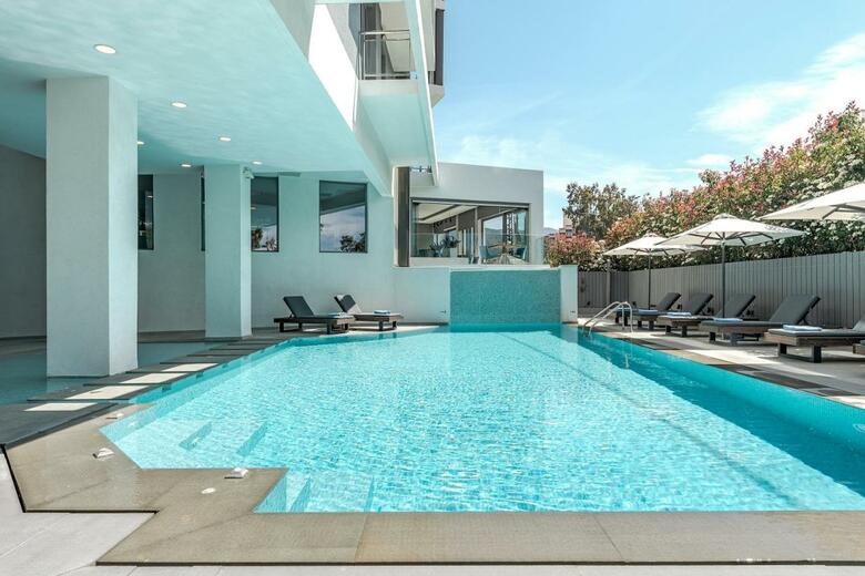 Glyfada Riviera Hotel