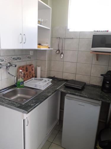 Hostal M�nika Vend�gh�z