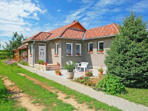 Villa Holiday Home Balaton H2078